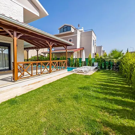 Paradise Town Lisa Belek