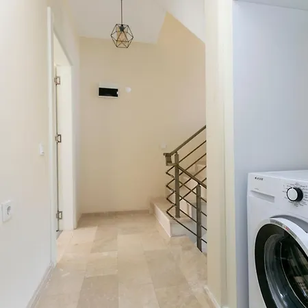 Villa Paradise Town Lisa