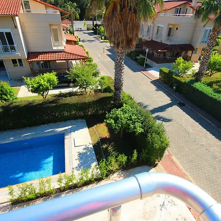 Paradise Town Lisa Belek