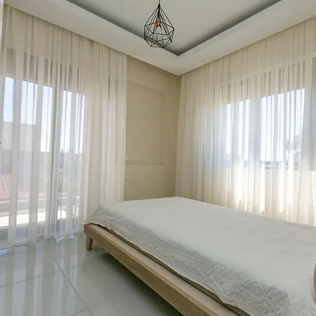 Paradise Town Lisa Villa