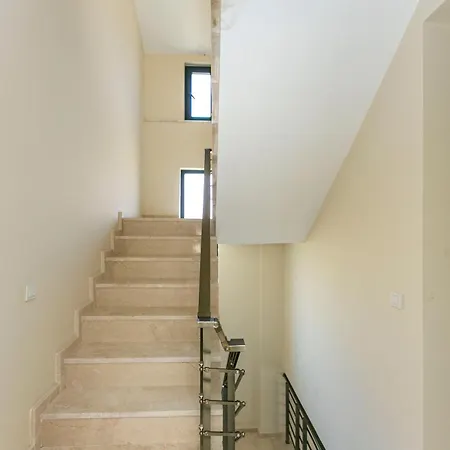 Paradise Town Lisa Villa