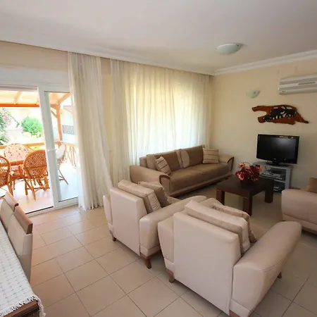 Paradise Town Lisa Belek