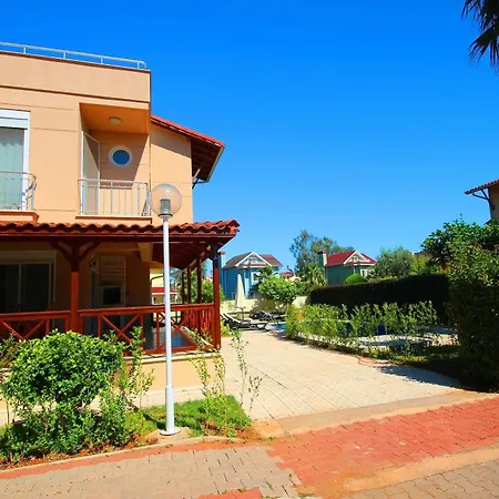 Paradise Town Lisa Villa *