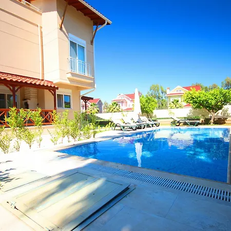 Paradise Town Lisa Villa