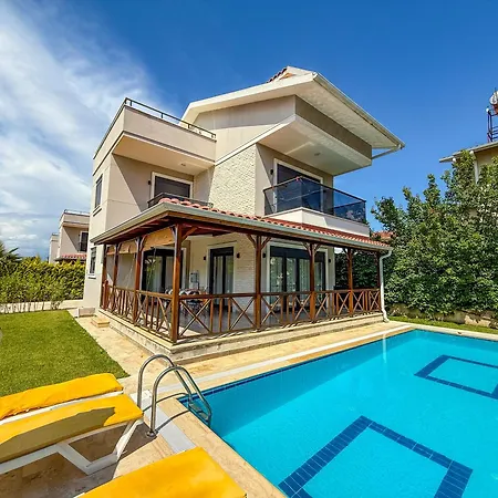 Villa Paradise Town Lisa *