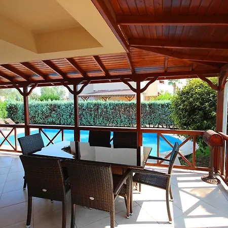 Paradise Town Lisa 贝莱克