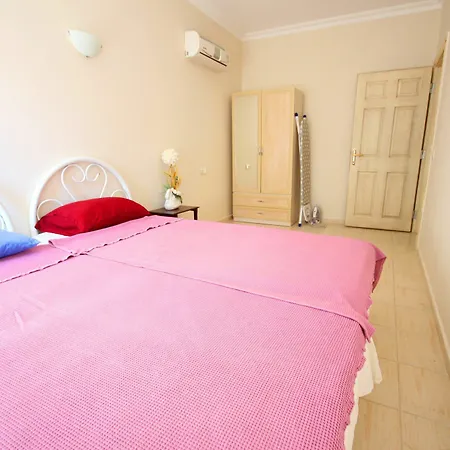 Paradise Town Lisa 贝莱克